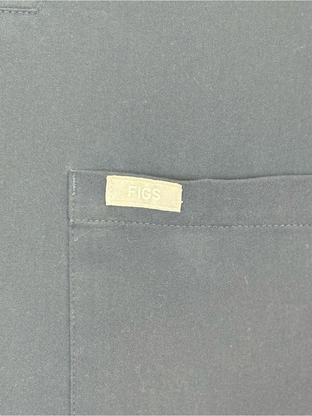 FIGS Navy Blue Chisec Three-Pocket Scrub Top - Men’s Size Medium - Picture 5 of 6